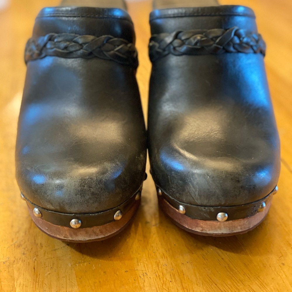 Ugg’s Mule - image 2